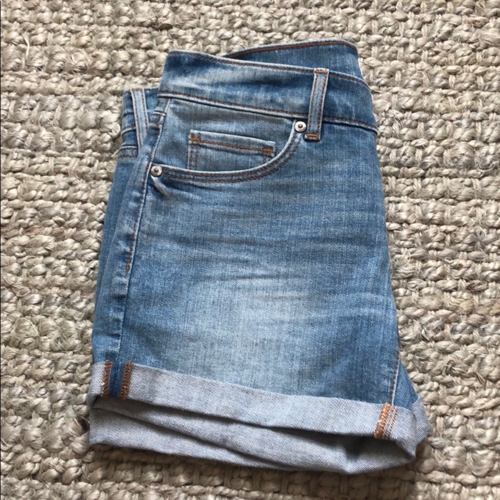 Ann Taylor LOFT Denim Shorts Sz. 00 / 24